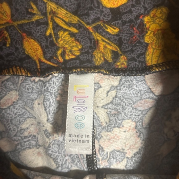 2 pair Lu Laroe leggings - Picture 2 of 4